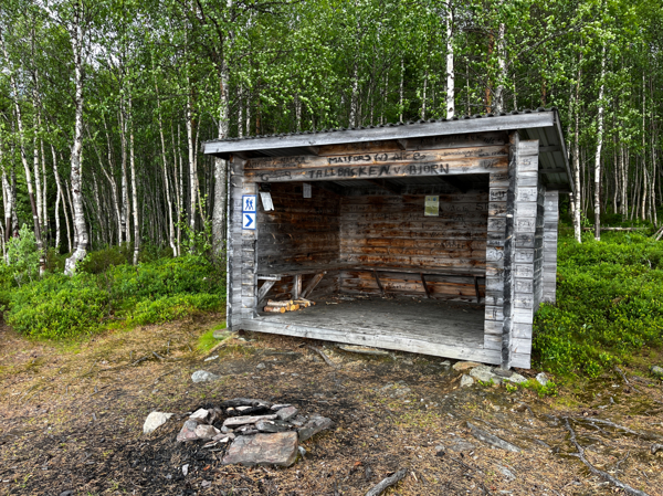 Vindskydd med trägolv