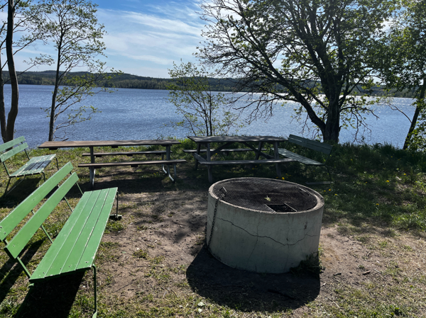 Eldstad och gott om sittplatser