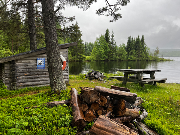 Vindskydd med sjöutsikt