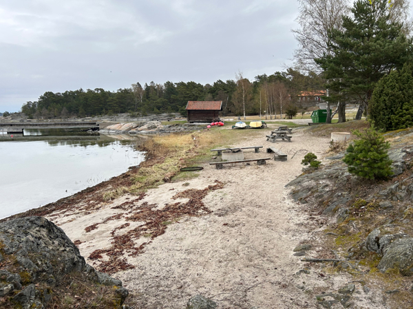 Grillplatsen och stranden 2025 april