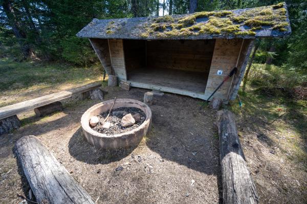 Hägnalian Vindskydd