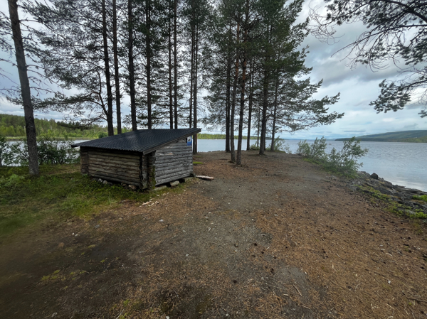 Vindskyddet ligger ute på udden