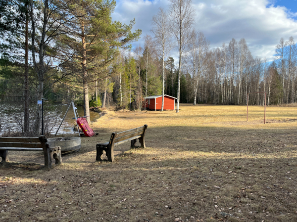 Grillplatsen med vy mot stranden