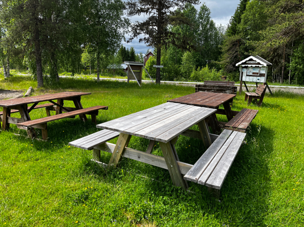 Flera bänkbord