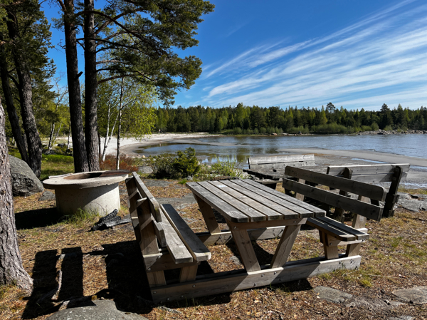 Vy mot badplatsen