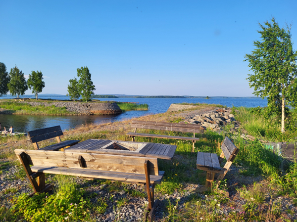 Grillplats vid småbåtshamnen