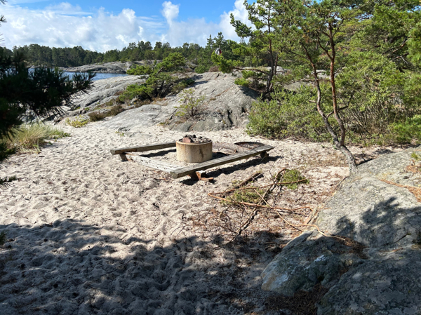 Grillplats iform av ett cementrör