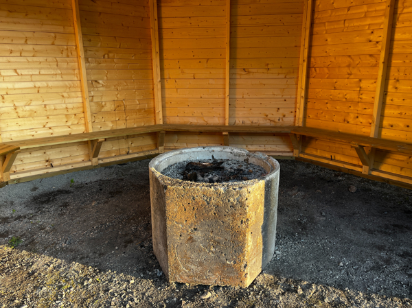 Eldstaden i vindskyddet