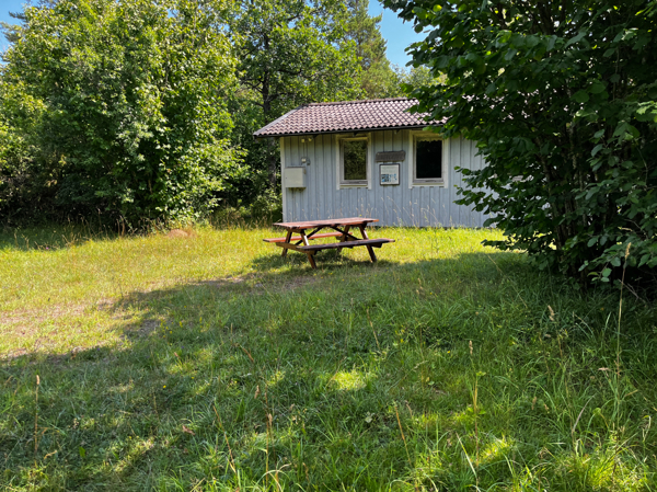 Bänkbord utom synhåll